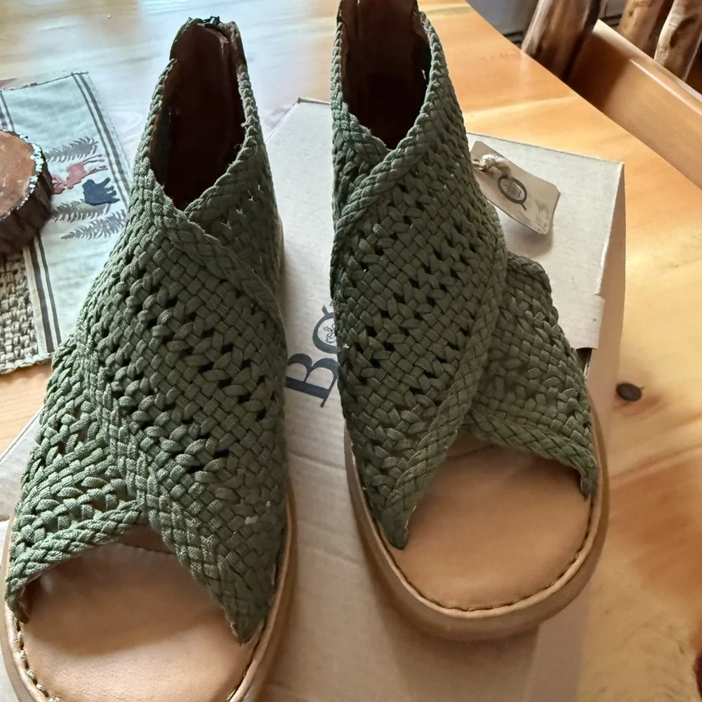 Born Olive Woven Sandals - Picture 8 of 9